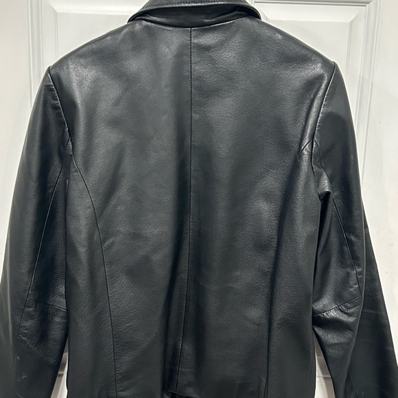 GIII New York Women’s Black leather jacket Coat, size medium - Picture 4 of 7